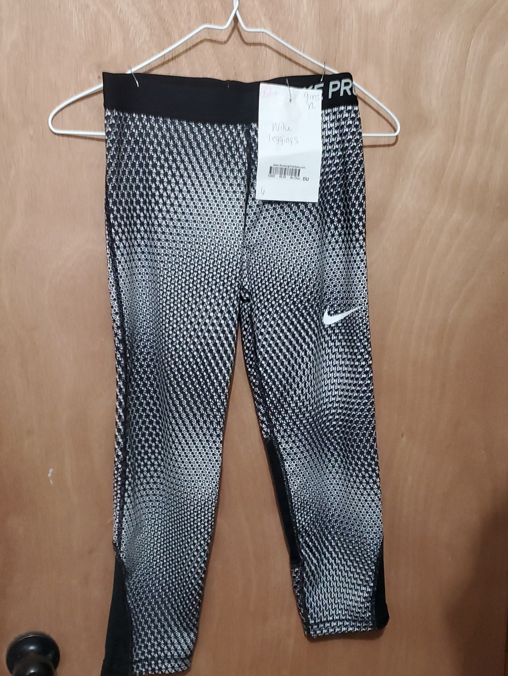 Nike Black & White Gradient Dot Print Girls' Leggings